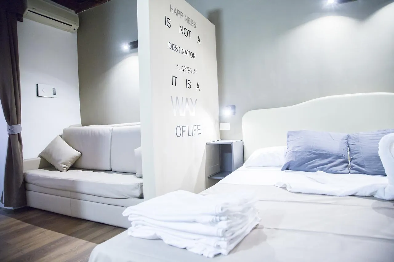 *** Guest house Do-Do Navona Suites Rome Italy